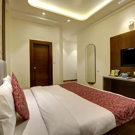Hotel Kashish Plaza - 5 Mins From Metro Station Dillí Exteriér fotografie