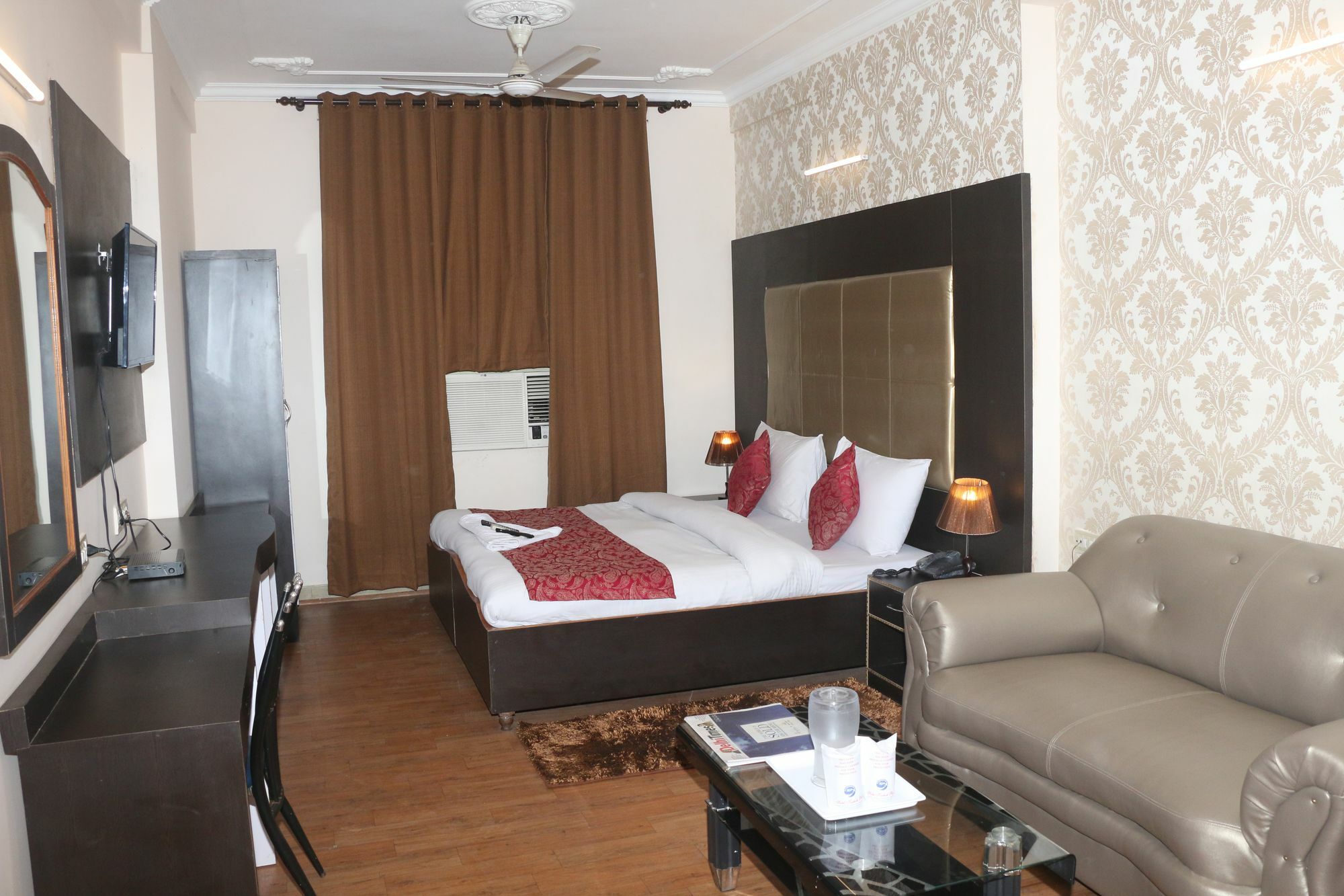 Hotel Kashish Plaza - 5 Mins From Metro Station Dillí Exteriér fotografie